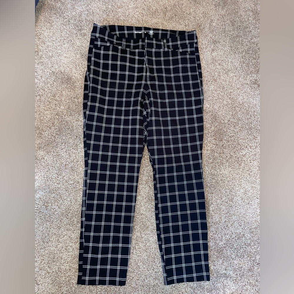 Old Navy High Rise Pixie Pant size 12